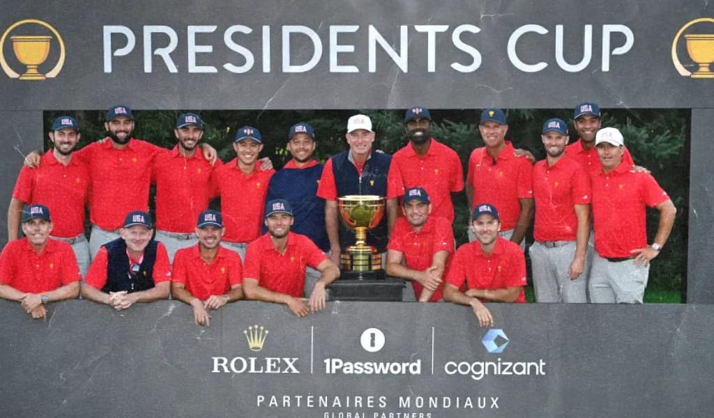 Team USA poses with the Presidents Cup trophy